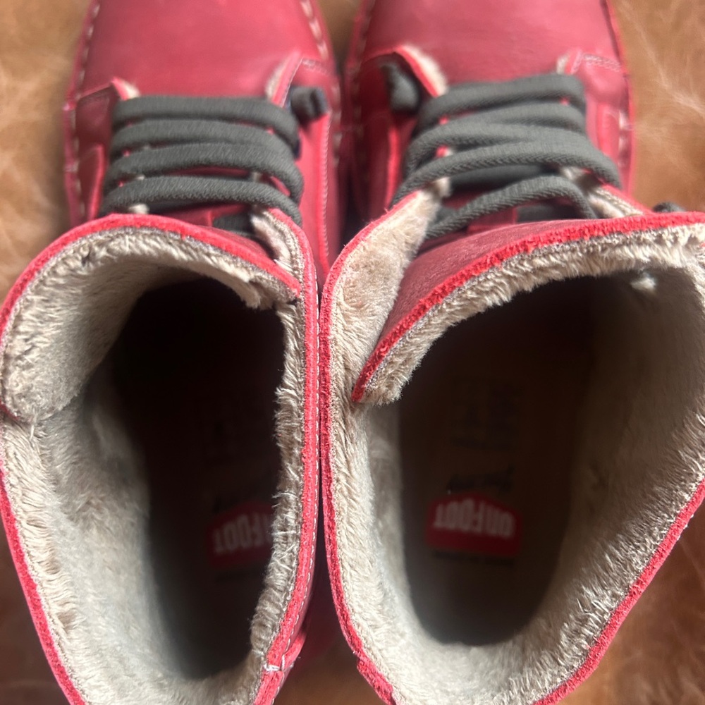 Onfoot Red Booties - Picture 9 of 10